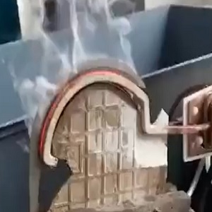 在葉片泵的組合零件中，高頻感應(yīng)加熱機(jī)是怎樣對(duì)葉片進(jìn)行熱處理的？